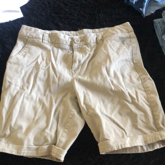 Khaki shorts - Picture 1 of 2